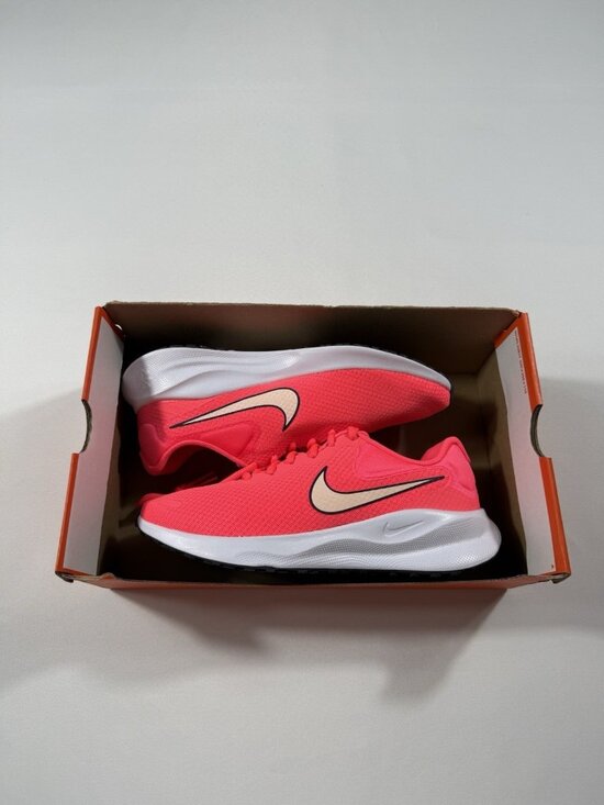 New Women’s Size 9 Hot Punch Nike Revolution 7 Running Shoes FB2208 602 - Picture 1 of 10